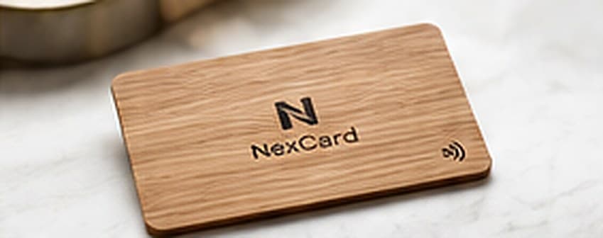Carte NFC en bois gravée au laser